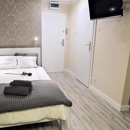 Paradise Apartment Czestochowa Bagian luar foto